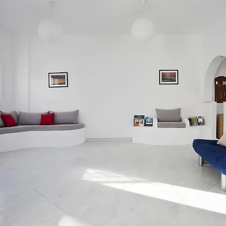 Sunday 3* Antiparos